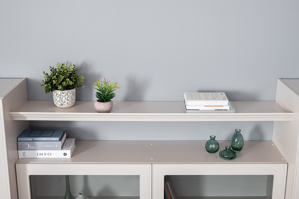 Гостиная Ричфорд композиция 1 с карнизами, кашемир 5981 BS, моно керамика D166-2 ПВХ, белый PE шагрень (собирается на любую сторону)